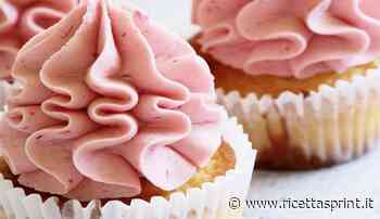 Muffin morbidissimi con crema di fragole, mai provati così prima d’ora - RicettaSprint