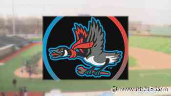 Sky Carp announcer calls his shot - WMTV – NBC15