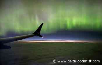 Northern lights: Vancouverite takes spellbinding plane photo - Delta Optimist