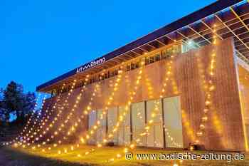 Noch bleiben einige Stühle im Art'Rhena leer - Breisach - Badische Zeitung