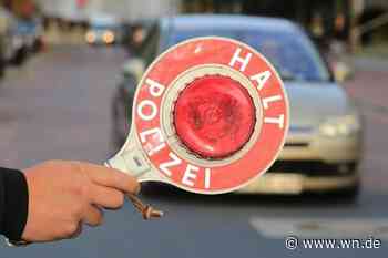 Zwei Schnapsflaschen im Wagen: Polizei stoppt betrunkenen Autofahrer