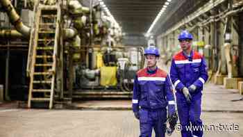 Überstunden und Urlaubsverzicht: Russland will Wirtschaft auf Krieg ausrichten - n-tv NACHRICHTEN