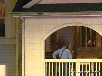 Dozens of police swarm Raleigh apartment complex following shooting - WRAL News