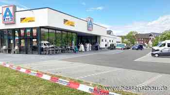 Zeuge über Supermarkt-Attentat in Schwalmstadt: "Er rannte zum Eingang, dann fielen Schüsse" - hessenschau.de