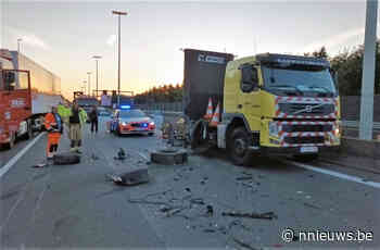 E313 : bestuurder (66) overleeft klap niet in file ter hoogte van Olen, 3 gewonden, 2 ongevallen - Nnieuws.be