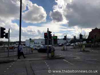 Bolton: Traffic lights fail on Blackburn Road/Crompton Way