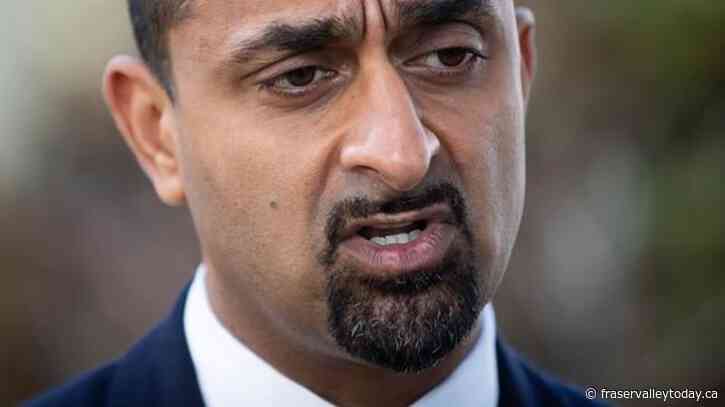 B.C. cabinet minister bows out of NDP leadership race before it starts