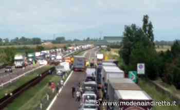 Incidente tra due auto in A22, tra Carpi e Reggiolo: morta una donna di 77 anni - modenaindiretta.it