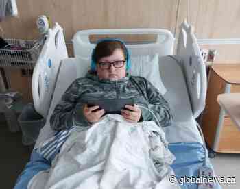 Regina girl battles knee tumour caused by rare sunlight disease