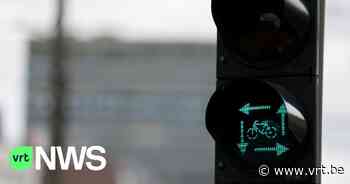Nieuw verkeerslicht "groen vierkant" in Gent brengt verwarring: "Niet duidelijk wanneer fietsers over mogen" - VRT NWS