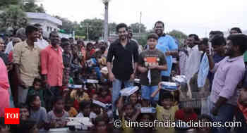 Actor Nirupam Paritala aka Doctor Babu distributes pizzas and books to underprivileged kids; fans ask him - Times of India