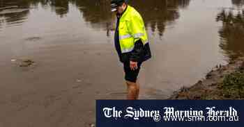 ‘Evolving situation’: Sydney enters clean-up mode as wild weather moves north - Sydney Morning Herald