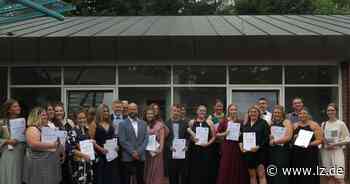 Eben-Ezer verabschiedet Abiturienten und Erzieher | Lokale Nachrichten aus Lemgo - Lippische Landes-Zeitung