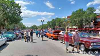 Classic automobiles park in downtown Lachute for Auto Expo-Retro - The Review Newspaper