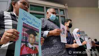 Singapore executes two drug traffickers despite pleas for clemency