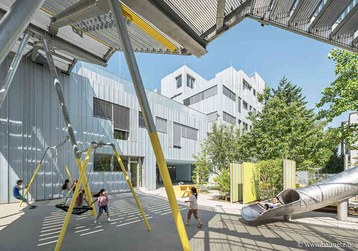 Außen metallisch, innen knallig 
 - Grund- und Berufsschule in Wien von PPAG architects