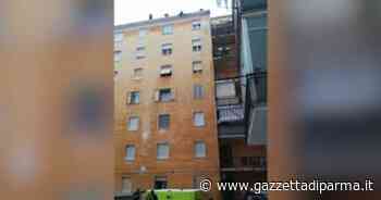 Cecina, donna minaccia di gettarsi nel vuoto: salvata dalla polizia - Gazzetta di Parma