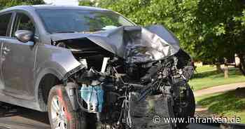 Warmensteinach: Autos prallen frontal zusammen - Zwei Personen schwer verletzt
