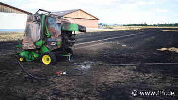 Strohballenpresse brennt auf Getreidefeld in Mannheim-Seckenheim - HIT RADIO FFH