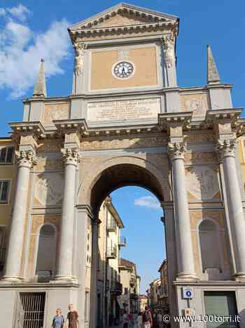 Chieri. Calcinacci giù dall'Arco - CentoTorri