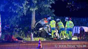 Man zwaar gewond na botsing tegen boom in Tielt - Focus en WTV