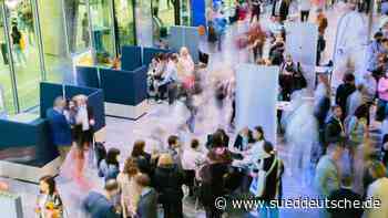 Wie eine Ukrainerin geflüchteten Frauen bei der Jobsuche hilft - Süddeutsche Zeitung - SZ.de