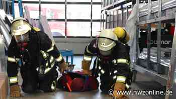 Großübung bei Fensterbau Vogelsang in Petersdorf: Feuerwehren Bösel und Garrel suchen nach ihren Schwachstellen - Nordwest-Zeitung