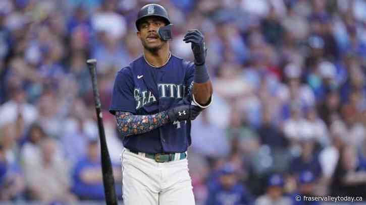 Moore homers off Gurriel’s glove, Mariners beat Toronto 8-3