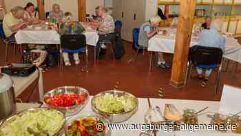 Im Gemeindesaal St. Johannes wird das Essen zum Gemeinschaftserlebnis
