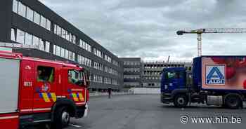 Brandalarm in verdeelcentrum Aldi op industrieterrein | Erpe-Mere | hln.be - Het Laatste Nieuws