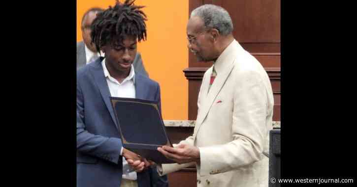 16-Year-Old Rescues 3 Drowning Teens and 1 Cop as Car Sinks, Says 'I Can't Let None of These Folks Die'