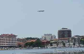 Nasi all'insù a Grado, il dirigibile Goodyear sorvola l'Isola d'oro - Il Goriziano