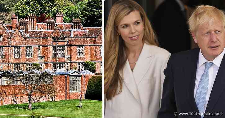 Boris Johnson, rinuncia alla festa di nozze con Carrie Symonds nella residenza ufficiale di campagna del primo ministro