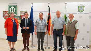 Traunreut: Ehrenamt wichtiger Beitrag bei Vermessungen - Neue Feldgeschworene vereidigt - chiemgau24.de