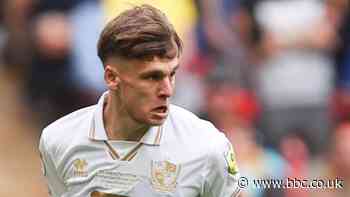 Jake Taylor: Morecambe sign midfielder from Port Vale