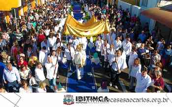 Tradicional procissão de Corpus Christi volta a acontecer em Ibitinga - Diocese de São Carlos