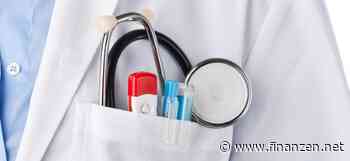 So kann beim Zahnarzt bares Geld gespart werden - finanzen.net