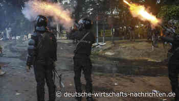 Sri Lanka: Demonstranten stürmen Residenz des Präsidenten