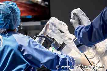 Das Regiomedklinikum Coburg hat seinen ersten OP-Roboter in Dienst gestellt. Das Gerät kann viel, doch entscheidend bleibt der Mensch. - Fränkischer Tag