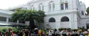 Le président du Sri Lanka en fuite, son palais envahi par des manifestants