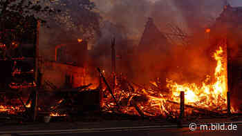 Iserlohn: Alter Bauernhof komplett niedergebrannnt | Regional - BILD
