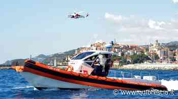 Garda, diportisti si incagliano nel lago con il motoscafo - QuiBrescia - QuiBrescia.it