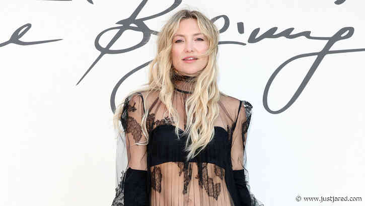 Kate Hudson Forgoes Valentino's Signature Pink at the Brand's Rome Fashion Show