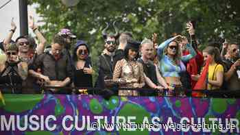 Tausende tanzen in Berlin bei Loveparade-Nachfolger Rave The Planet