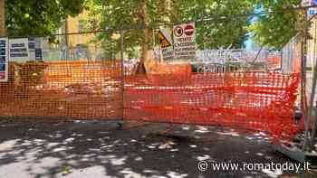 Tor de’ Schiavi: tra i lotti Ater la strada è transennata per una voragine del 2020