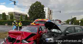 Bamberg: Schwerer Verkehrsunfall an Kreuzung - Fahrzeuge stoßen frontal zusammen