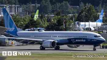Boeing boss warns over risk to 737 Max 10 future