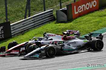 Hamilton 'grateful' to have survived Saturday mad dash - F1i.com