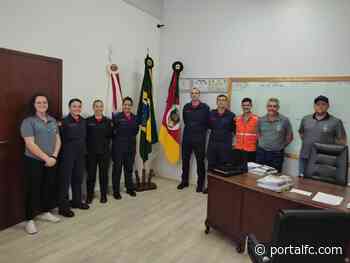 Oficiais do Comando dos Bombeiros de Ijui visitam a Administração Municipal em Horizontina - PortalFC