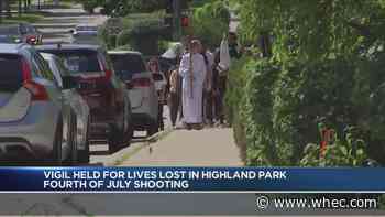 Vigil held for Highland Park shooting victims